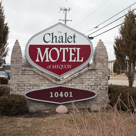 The Chalet Motel Mequon Екстериор снимка